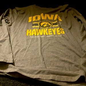 Let’s go Hawkeyes!It’s time to stock up on our Hawks gear! This is a men’s XXL!